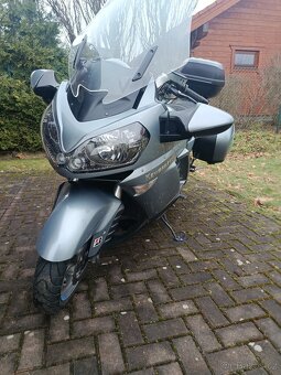 Kawasaki GTR 1400 - 4