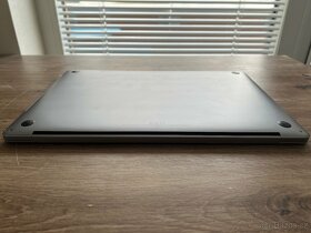 Macbook Pro 15 2018 SpaceGray - 4