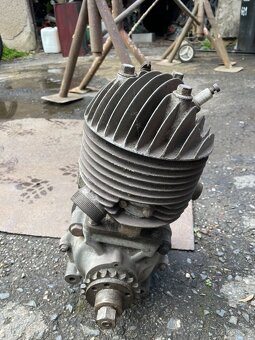 Motor Jawa 250 speciál - 4
