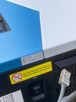 Hybridní střídač 6,2kW 48V - 4