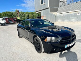 Dodge Charger 5.7 Hemi - 4
