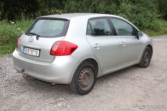 TOYOTA AURIS 1,6 91 kw 2008 - 4