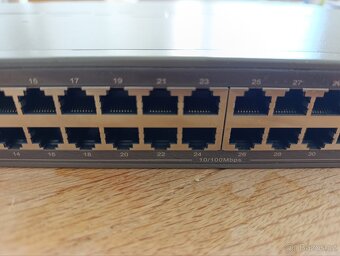Switch TP link 48 portu - 4