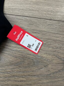 Nová sportovní podprsenka Benetton - 4