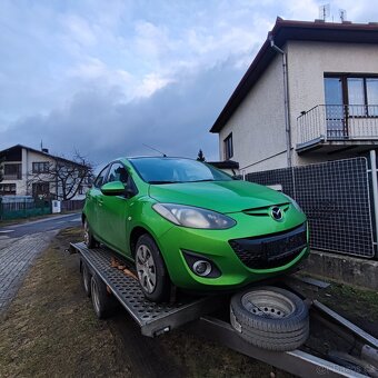 Mazda 2 benzín rok 2012 - 4