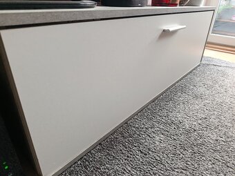 Televizní stolek - 4