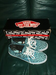 Tenisky zn. Vans vel.38 jako nové - 4