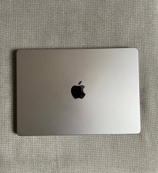 MacBook Pro 14” M2 Pro (2023) – TOP stav - 4