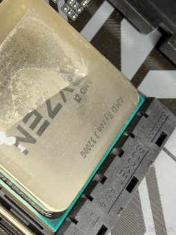 PC Ryzen 3200G / 8GB / mATX / DVDRW / čtečka - 4