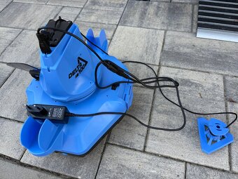 Bezdrátový automatický bazénový vysavač - 4