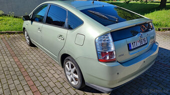 Prodám Toyota Prius 2 r.v.2006 - 4