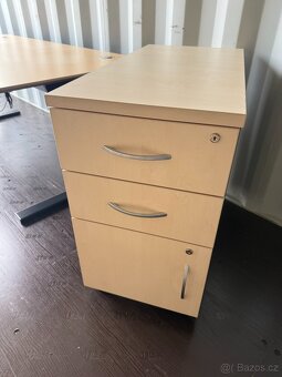 Prodej elektrických stolů + kancelářských kontejnerů - 4