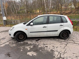 Ford Fiesta, 1.4 59kW, couvací kamera, klima - 4