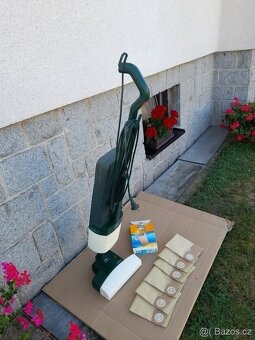 Vysavač Vorwerk 121 s elektronickou klepaci hlavicí - 4