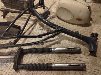 Jawa 90 kros, roadster díly - 4