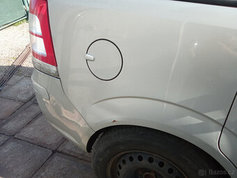 Opel Zafira B 1,9CDTI 16V - náhradní díly - 4