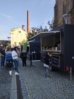 Prodám plně vybavený gastro přívěs - 4