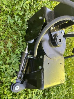 Hydraulické servorizeni na tz4 k14 , mt8 - 4