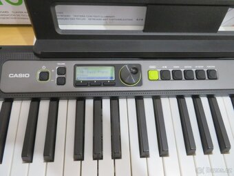Zánovní elektronické klávesy Casio LK S250 - 4