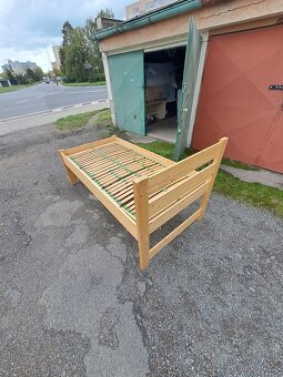 postel s elektrickým polohovatelným roštem - 4