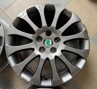 originální alu kola Škoda 16", rozteč šroubů 5x100 - 4