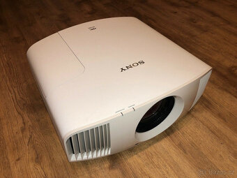 Sony VPL-VW260ES, bílý, 4K SXRD projektor pro domácí kino, 1 - 4