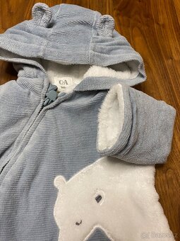 Zimní / chlupatý overal C&A vel. 56 - 4