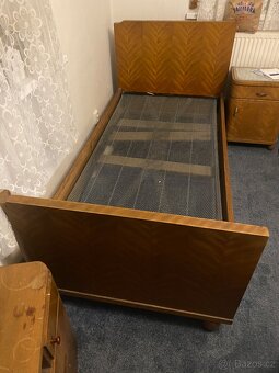Starý dřevěný nábytek - 4
