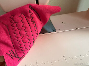 Růžový šicí stroj Privileg - 4