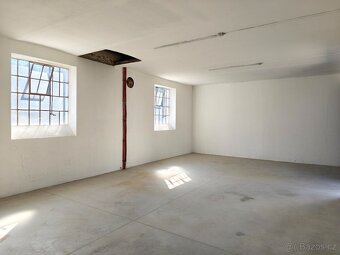 Sklad nebo garáž - 4