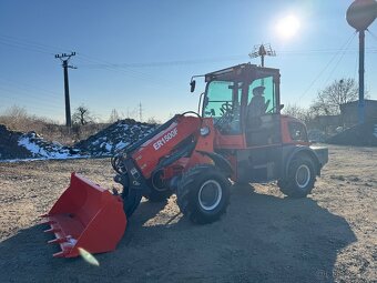 Teleskopický kloubový nakladač ER1500F - 4