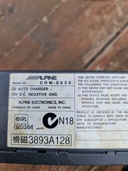 Měnič CD Alpine - 4