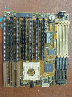 historické základní desky, 386 socket 3, socket 7, RAM - 4