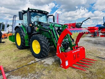 MONTUJEME ČELNÍ NAKLADAČE INTER TECH NA TRAKTORY JOHN DEERE - 4