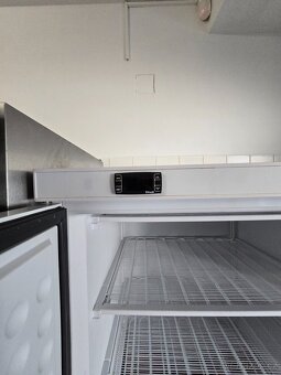 Prodám policovou mrazicí skříň Nordline – TOP stav - 4