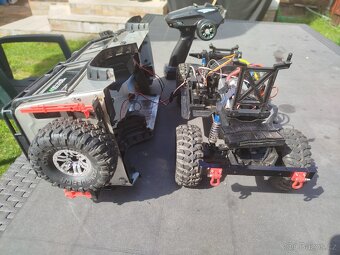 RC auto L.Rover Defender 1:10 - 4