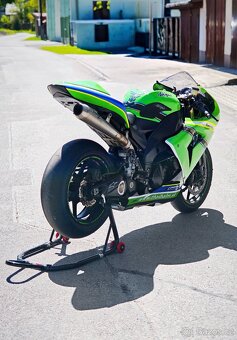 Kawasaki ZX10r - 4