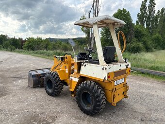 Nakladač Komatsu - 4