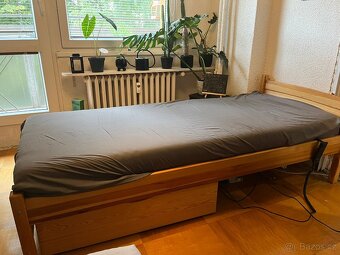 Dřevĕná postel s elektrickým roštem - 4