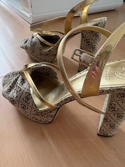ORIGINÁL DÁMSKÉ SANDÁLY GUESS - 4
