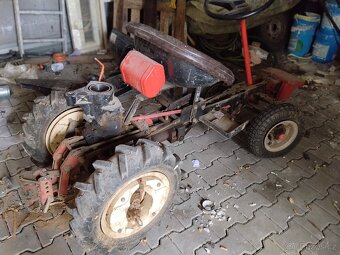 Na náhradní díly - 4