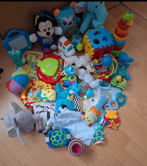 Mix hraček od O-24 měsíců - 4