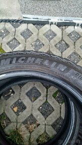 Zimní pneumatiky 235/45 r18 - 4