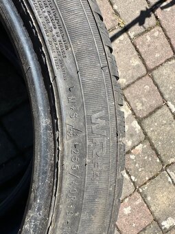 255/40 R19 Nokian WR A4 - 4