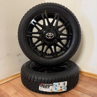 NOVÁ TOYOTA AYGO 4x100 R15 ET35+ZIMNÍ 165/60R15 8,5mm BLACK - 4