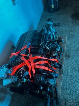 Motor m52b28 - 4