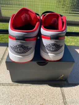 Nike Air Jordan 1 Low - 4