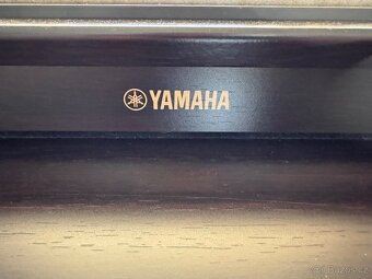 Set Yamaha AURIUS YDP-163+klavírní židle - 4