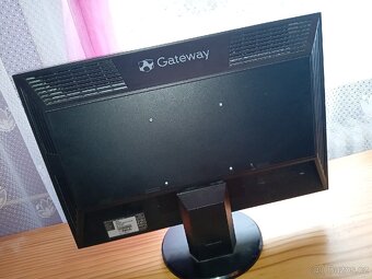 LCD monitor Gateway MW19V – 19", 1440x900, repro, DVI+VGA - 4