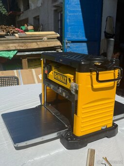 DeWALT DW733 Přenosná tloušťkovací frézka - 4